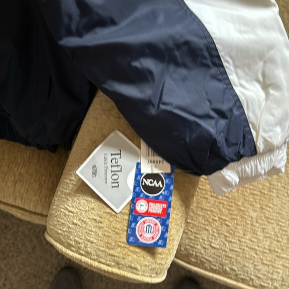 Michigan wolverines winter coat - Picture 4 of 9